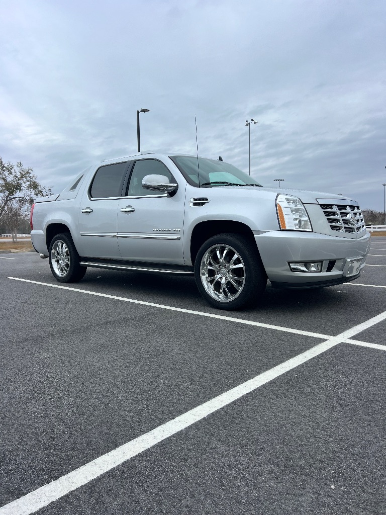 2012 Cadillac Escalade EXT Base's photo