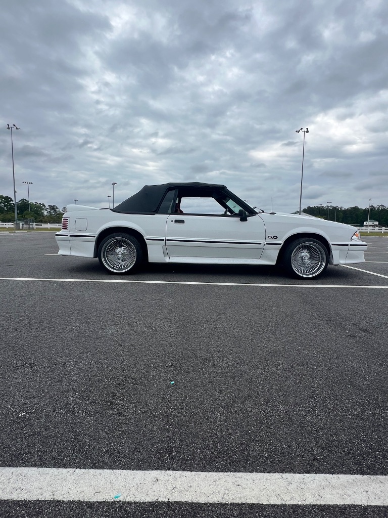 1993 Ford Mustang - Photo 8